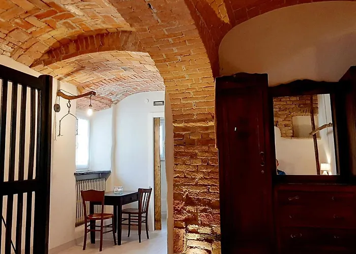Ant Restaurant & Apartments