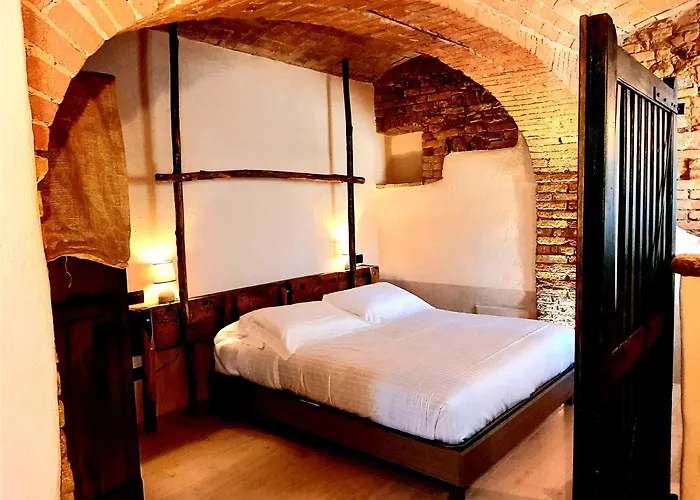Ant Restaurant & Apartments